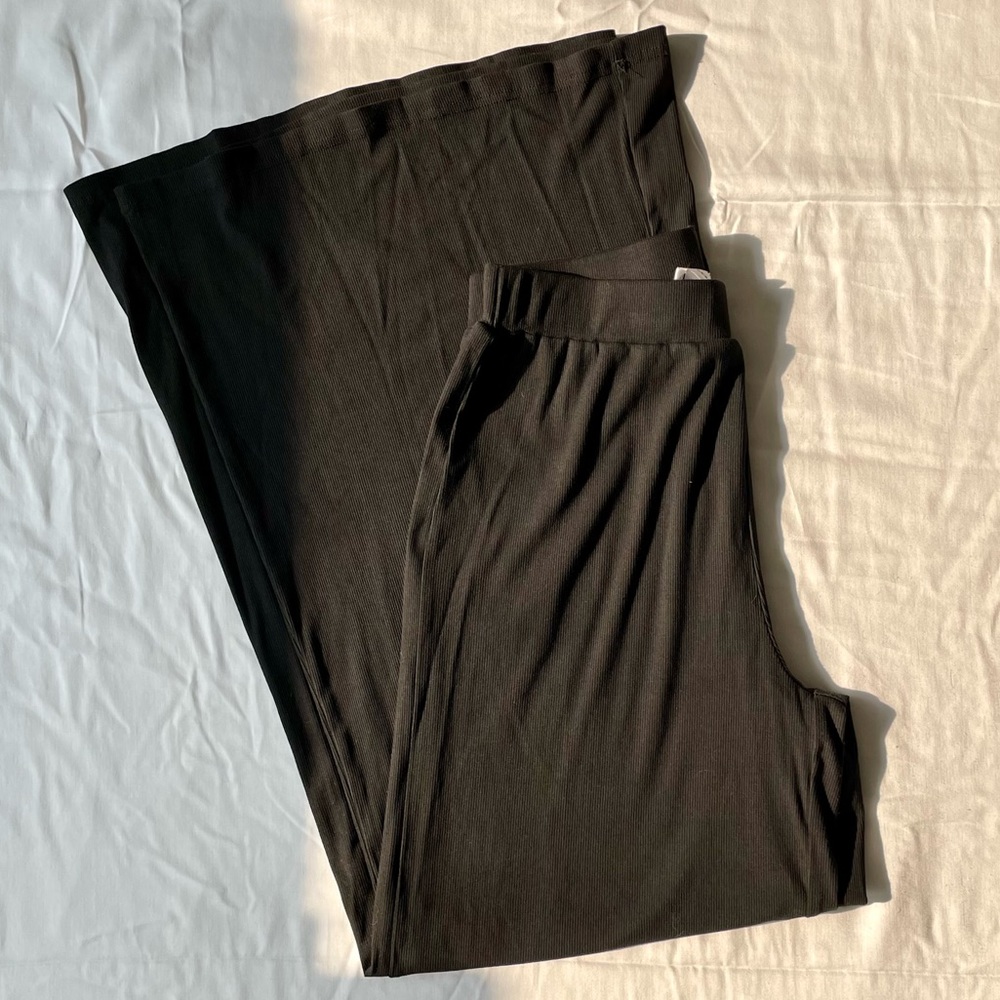 Flowy Ribbed Pants